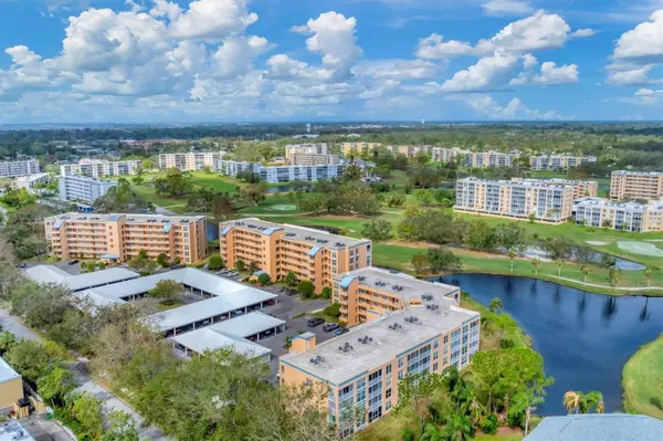 4530 PINEBROOK CIR #208, Bradenton, FL 34209