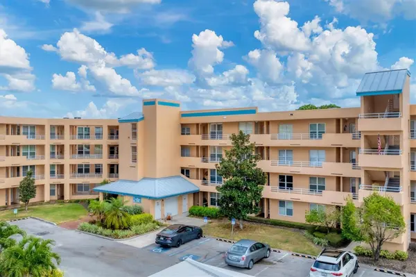4530 PINEBROOK CIR #208, Bradenton, FL 34209