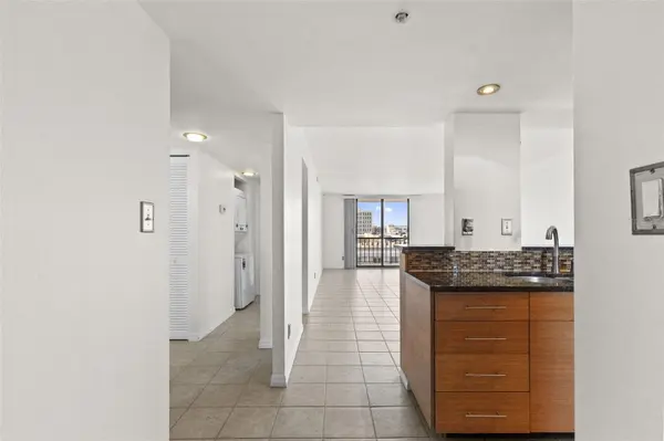 201 W LAUREL ST #907, Tampa, FL 33602