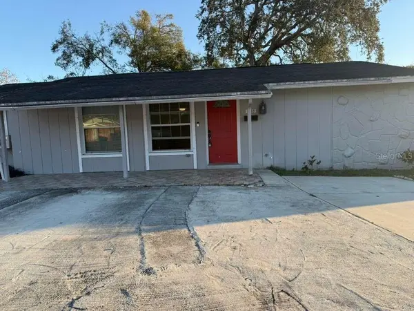 8518 WOODLAKE DR, Tampa, FL 33615