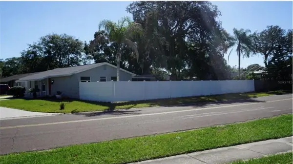 8518 WOODLAKE DR, Tampa, FL 33615