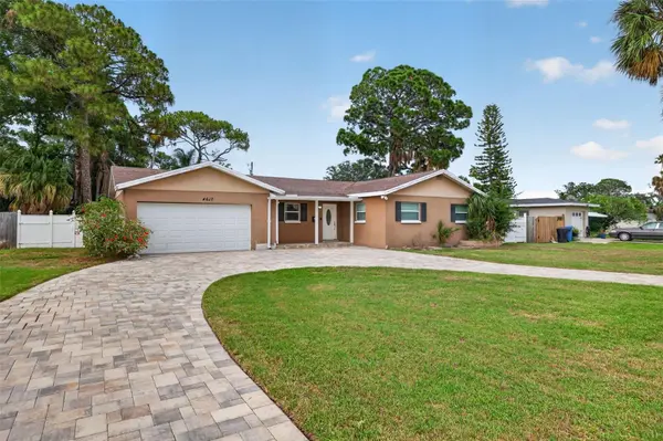 4627 VENETIAN BLVD NE, St Petersburg, FL 33704