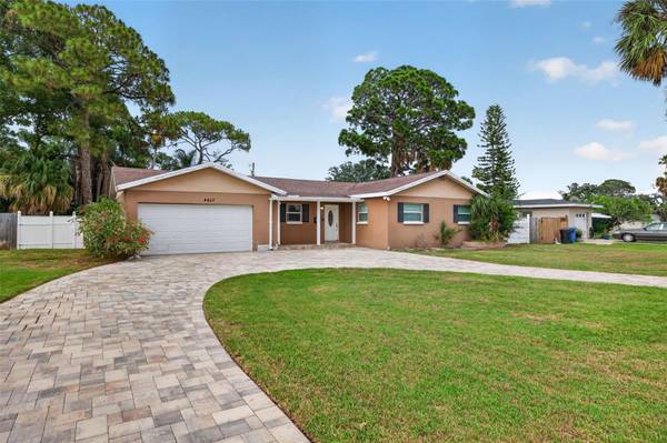 4627 VENETIAN BLVD NE, St Petersburg, FL 33704