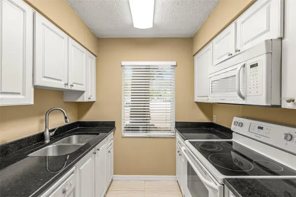 7510 PRESLEY PL #98-A, Tampa, FL 33617