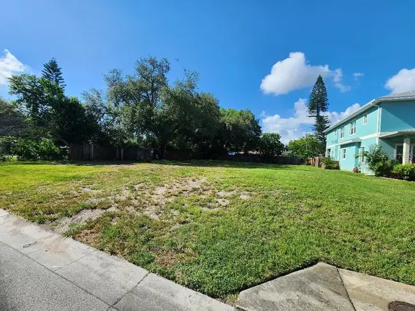 24TH AVE N, St Petersburg, FL 33713