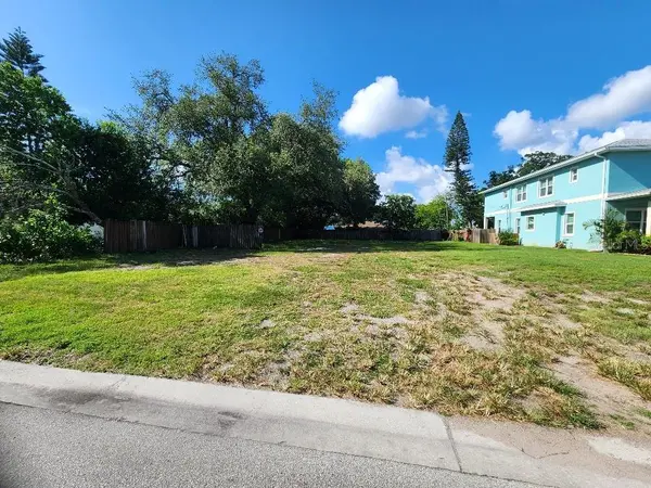 24TH AVE N, St Petersburg, FL 33713