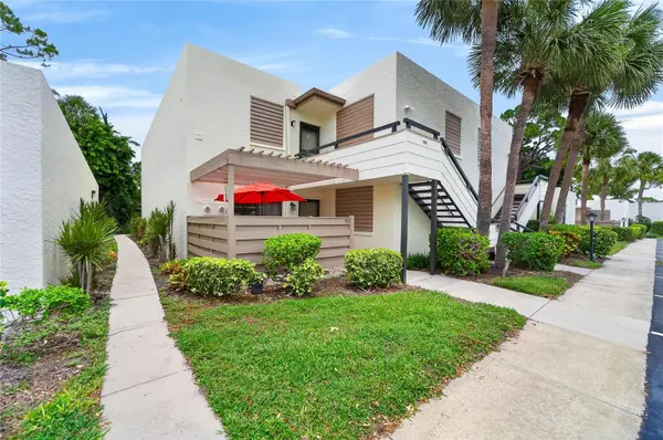 593 LAKESIDE DR #593, Bradenton, FL 34210