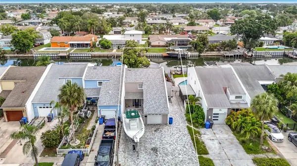 8725 BAY POINTE DR, Tampa, FL 33615