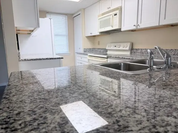 7514 COLONIAL CT, Tampa, FL 33615