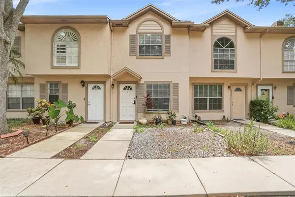 2209 FLETCHERS POINT CIR, Tampa, FL 33613