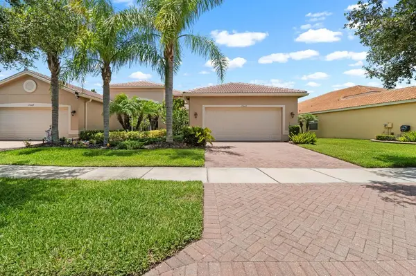 15665 AURORA LAKE CIR, Wimauma, FL 33598