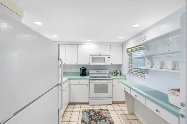 7871 SAILBOAT KEY BLVD S #106, South Pasadena, FL 33707
