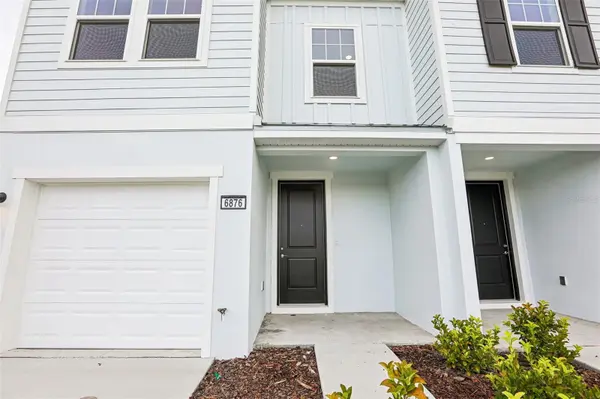 6876 HOLCOMBE DOWN DR, Zephyrhills, FL 33541