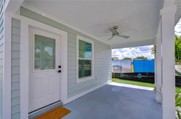 214 8TH AVENUE DR W, Bradenton, FL 34205