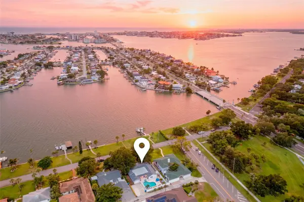 110 SUNSET DR S, St Petersburg, FL 33707