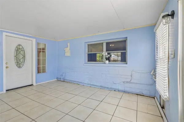 9680 PARK LAKE DR N, Pinellas Park, FL 33782