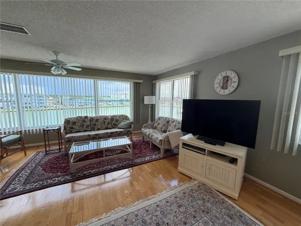 6025 SHORE BLVD S #415, Gulfport, FL 33707