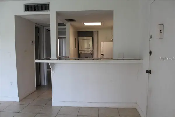 3832 N LAKE DR #116, Tampa, FL 33614