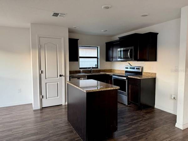 1740 CHATHAM GREEN CIR, Ruskin, FL 33570