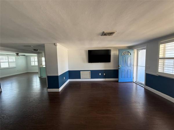 5240 SCHOOL RD, New Port Richey, FL 34653