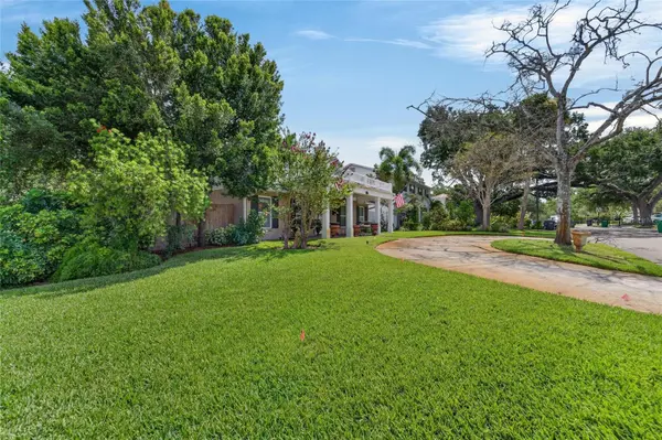 4121 W DE LEON ST, Tampa, FL 33609