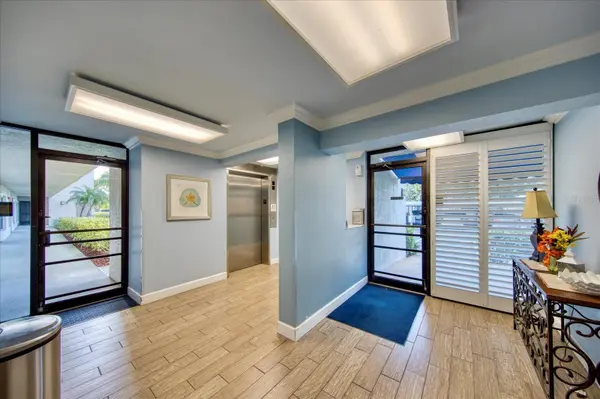 1324 PASADENA AVE S #204, South Pasadena, FL 33707