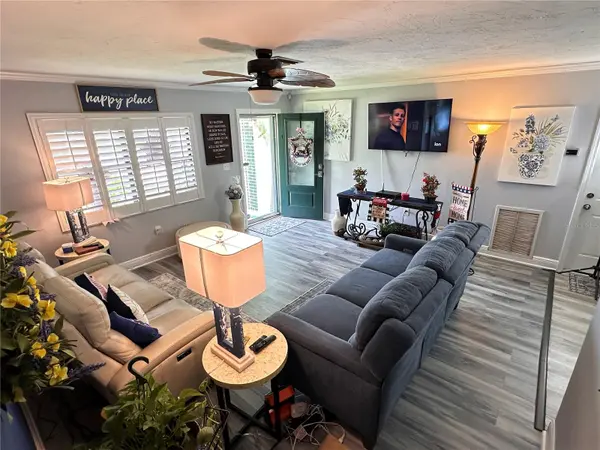 9470 JOEL DR, Seminole, FL 33777