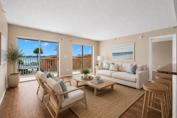 7432 SUNSHINE SKYWAY LN S #302, St Petersburg, FL 33711