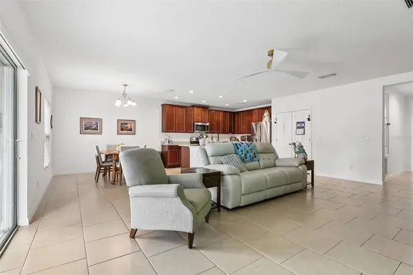 833 AVENAL LN, Davenport, FL 33837