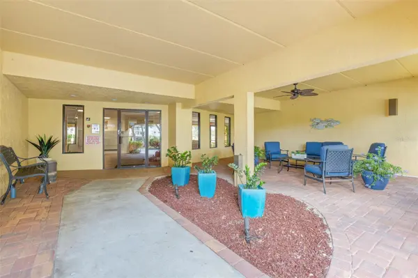 5817 PARK ST N #302, St Petersburg, FL 33709