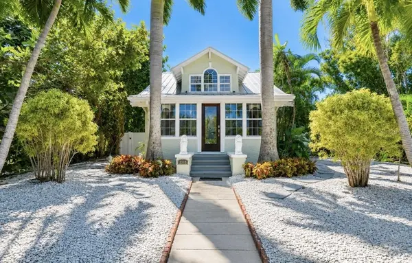 3310 E MARITANA DR, St Pete Beach, FL 33706
