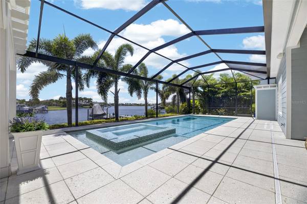 825 MANNS HARBOR DR, Apollo Beach, FL 33572