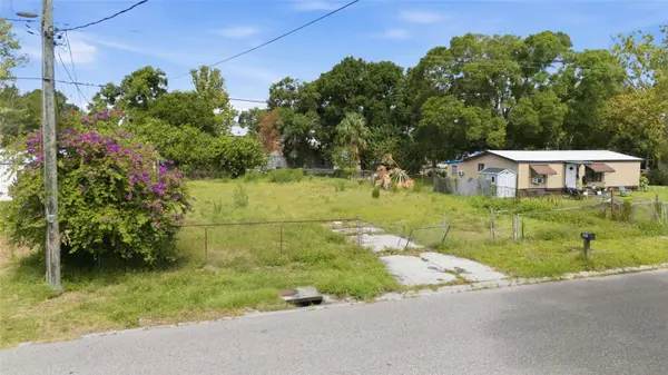 5013 DACCA DR, Tampa, FL 33619
