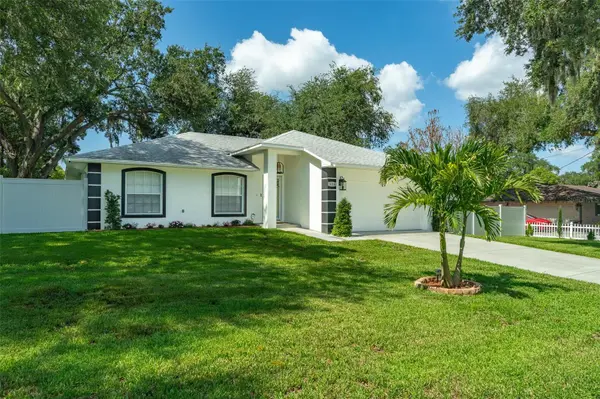930 HICKS RD, Lakeland, FL 33813