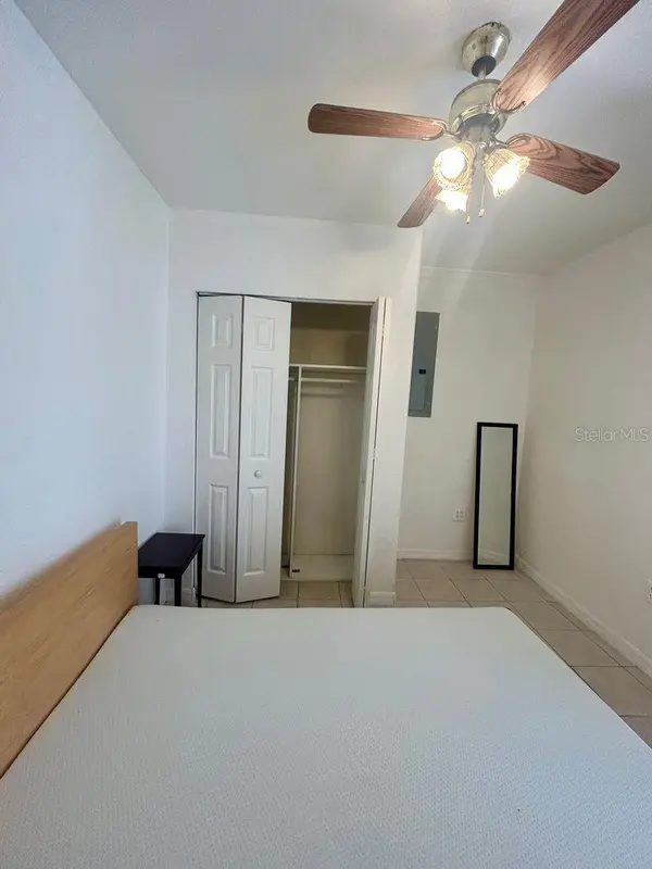 7302 WOODHALL CT, Tampa, FL 33634