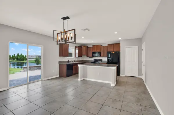 10109 CRESTED FRINGE DR, Riverview, FL 33578