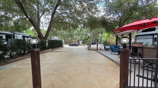 145 HORSESHOE BND, River Ranch, FL 33867