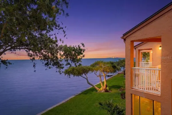 7400 SUNSHINE SKYWAY LN S #126, St Petersburg, FL 33711