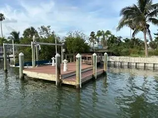 14065 N BAYSHORE DR, Madeira Beach, FL 33708