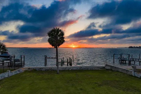 1768 SANTA BARBARA DR, Dunedin, FL 34698