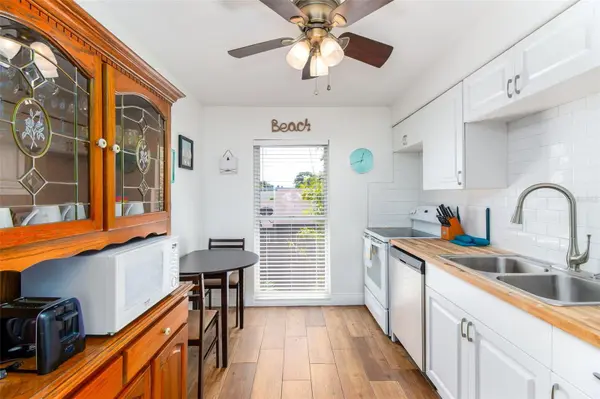 7209 COQUINA WAY #4, St Pete Beach, FL 33706