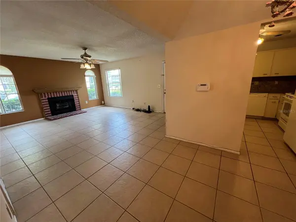 11940 SKYLAKE PL #11940-A, Temple Terrace, FL 33617