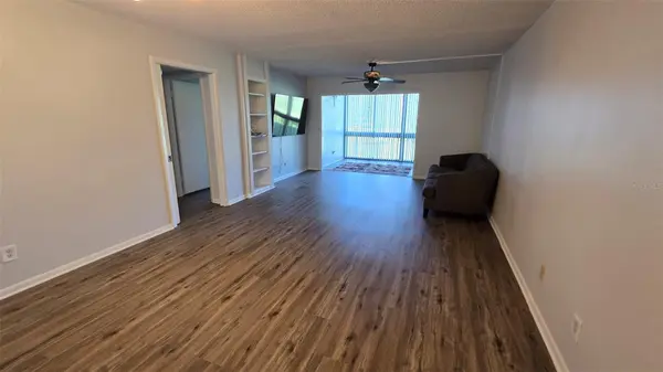 13626 GREENFIELD DR #201, Tampa, FL 33618