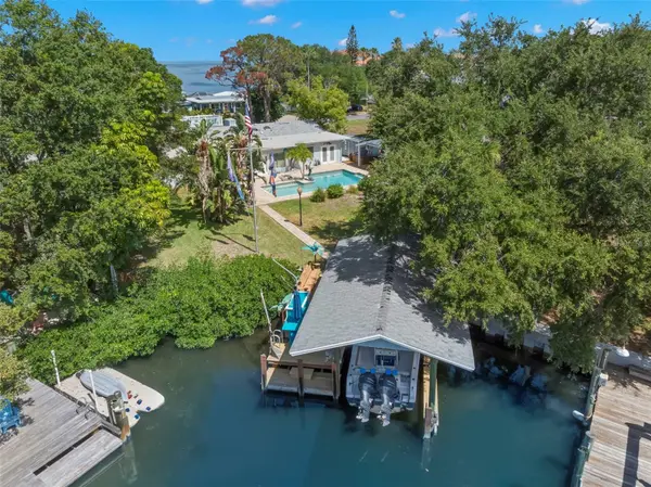 121 CARLYLE DR, Palm Harbor, FL 34683