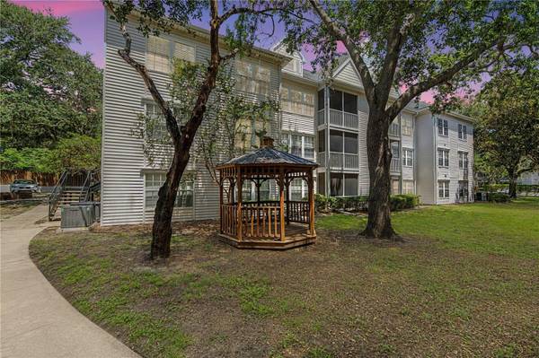 3266 HAVILAND CT #303, Palm Harbor, FL 34684