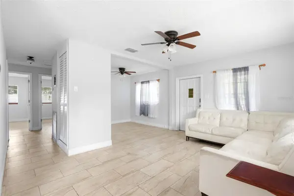 2430 N RAMONA CIR, Tampa, FL 33612