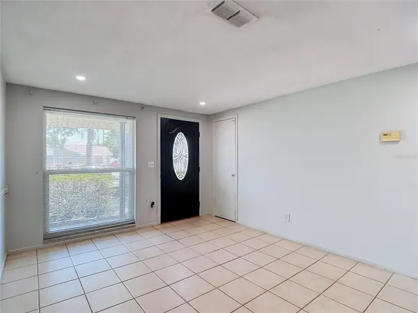 7916 WOODGROVE CIR, Tampa, FL 33615