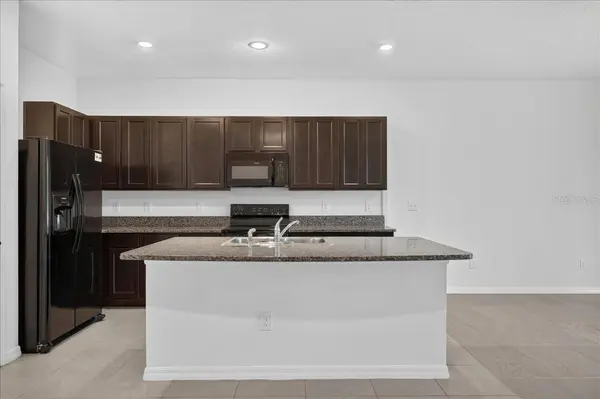 8655 FALLING BLUE PL, Riverview, FL 33578