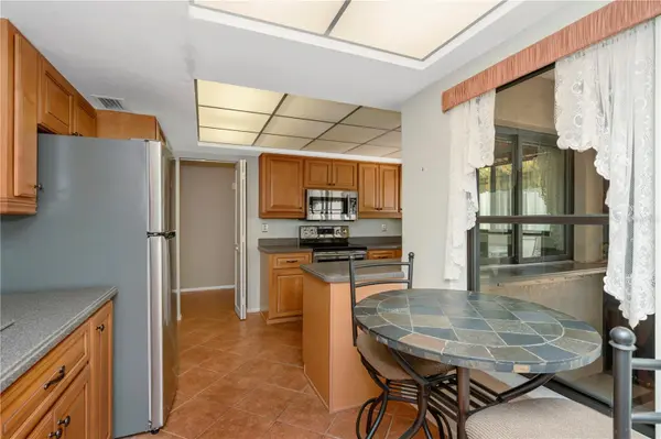 3825 GLEN OAKS MANOR DR, Sarasota, FL 34232