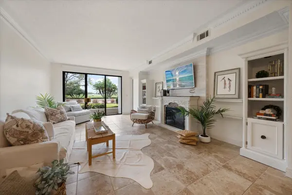 4 BELLEVIEW BLVD #106, Belleair, FL 33756